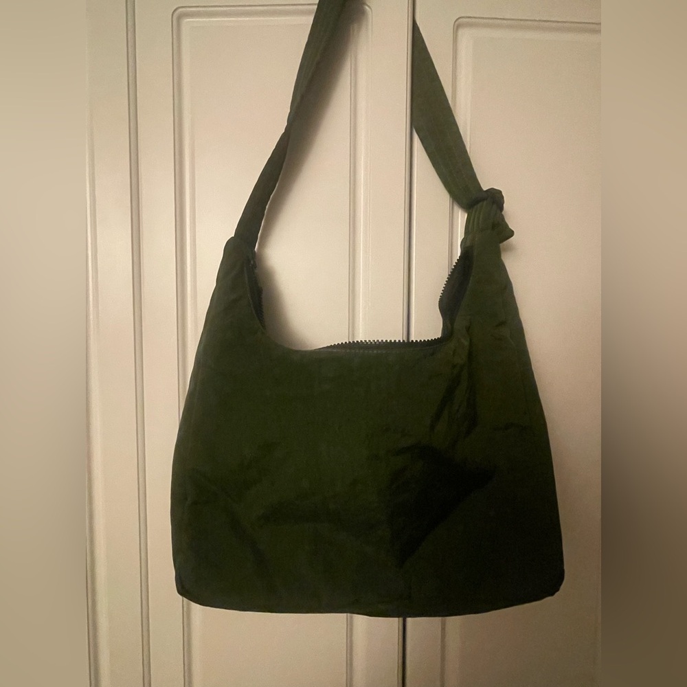⭐️EUC Large BAGGU Bag Laurel Nylon shoulder bag